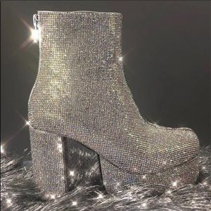 Crystal tide platform boot